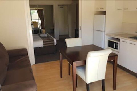 Lakeview Villa's - Inverell Accommodation 5