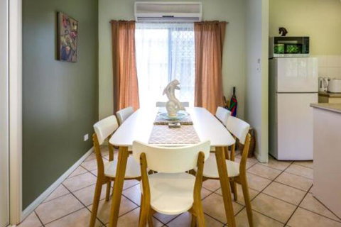 Cable Cottage Holiday Home - Inverell Accommodation 5