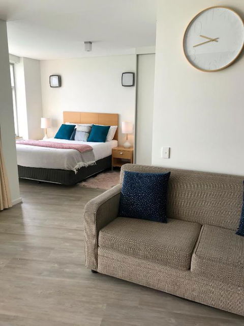 Ocean View Luxury Apartment & Suite - Inverell Accommodation 4