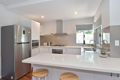 Stylish Apartment Near Perth City 2210 - Inverell Accommodation 3