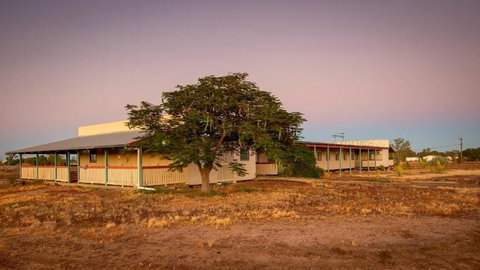Longreach Outback Adventures - Inverell Accommodation 4