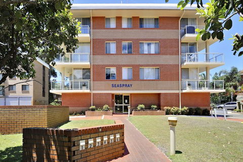 Seaspray, Unit 3/4 Intrepid Close - Inverell Accommodation 4