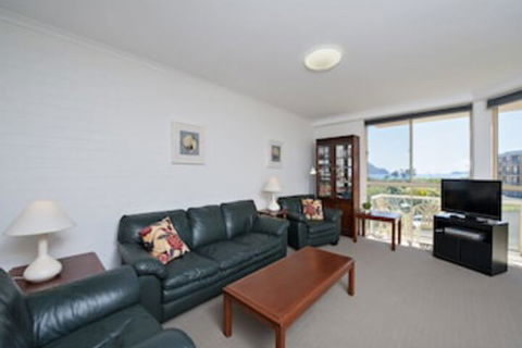 Seaspray, Unit 3/4 Intrepid Close - Inverell Accommodation 0