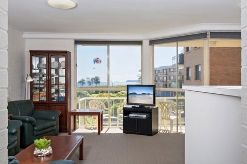 Seaspray, Unit 3/4 Intrepid Close - Inverell Accommodation 2