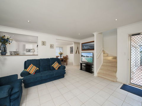 White Waves 7B Achilles Street - Inverell Accommodation 4
