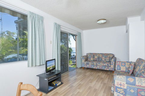 Shipmates, Unit 2/51 Christmas Bush Avenue - Inverell Accommodation 2