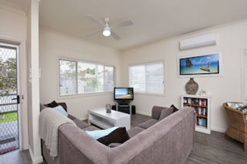 Harrys House 19 Achilles Street - Inverell Accommodation 0