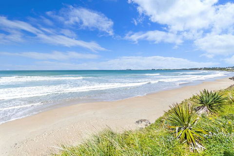 Aqua Mist Seascape - Inverell Accommodation 2
