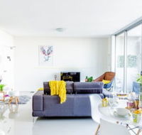 A Virgin Island in the Sky - Inverell Accommodation