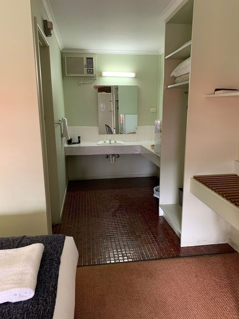 Finley Country Club Hotel Motel - Inverell Accommodation 4