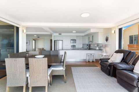 Wanda Beach Unit 2 / 197 Soldiers Point Road - Inverell Accommodation 3