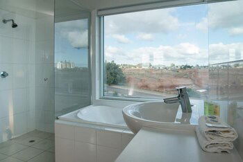 Wallaroo Marina Apartments - Inverell Accommodation 3