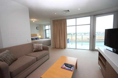 Wallaroo Marina Apartments - Inverell Accommodation 2