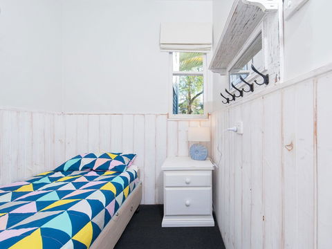 Sandy Point Road 6 Mermaids Rest - Inverell Accommodation 4