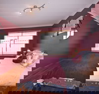 Redcliff Home Close to City  Airport - Inverell Accommodation