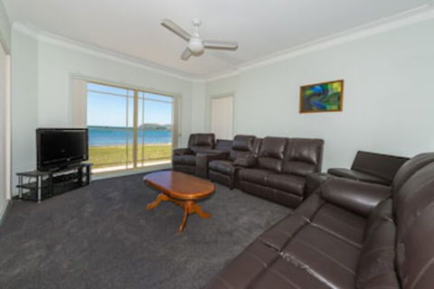 Cook St. 4 Salamander Bay - Inverell Accommodation 0