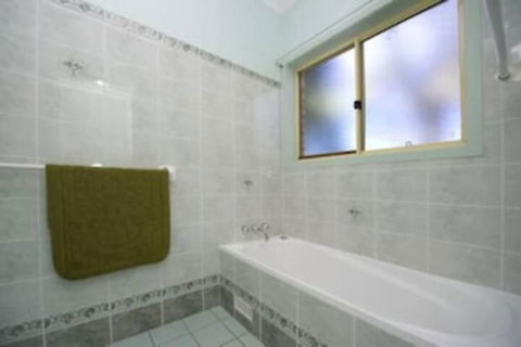 Cook St. 4 Salamander Bay - Inverell Accommodation 3