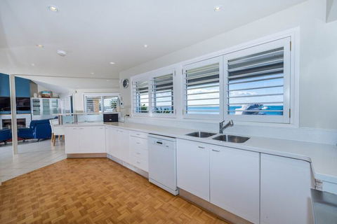 Waterfront Wonderland Foreshore Drive 41 - Inverell Accommodation 2