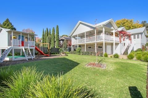 Autumn Home - Our Place At Bright - Inverell Accommodation 5