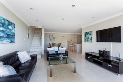 Aura 13 Shoal Bay - Inverell Accommodation 0