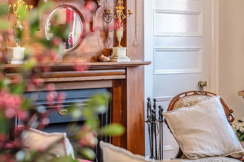 Cygnet Old Bank B & B Cafe & Gift Store - Inverell Accommodation 5