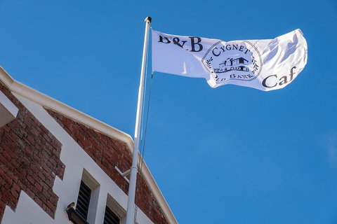 Cygnet Old Bank B & B Cafe & Gift Store - Inverell Accommodation 3