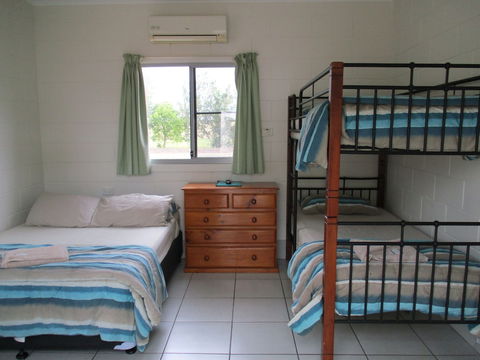 Ingham Tourist Park - Inverell Accommodation 2