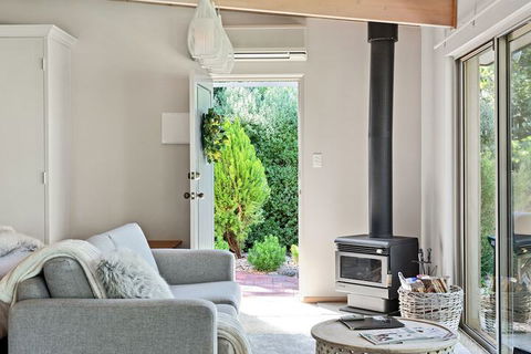 Adelaide Hills Retreats - Inverell Accommodation 5