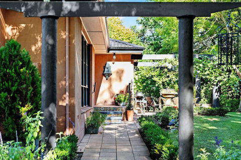 Adelaide Hills Retreats - Inverell Accommodation 3