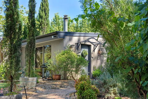 Adelaide Hills Retreats - Inverell Accommodation 1