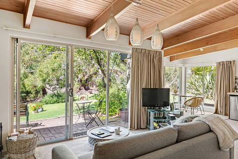 Adelaide Hills Retreats - Inverell Accommodation 6