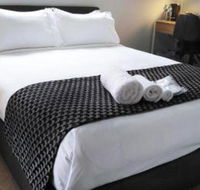 Lakeside Retreat  Business - Inverell Accommodation