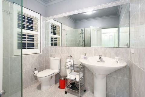 Art Deco In The Cul-de-Sac - Inverell Accommodation 4