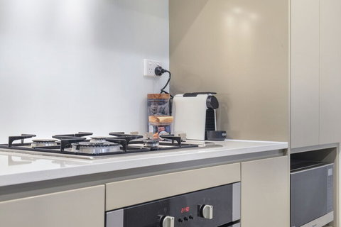 Charming & Spacious Living In A Serene Location - Inverell Accommodation 3