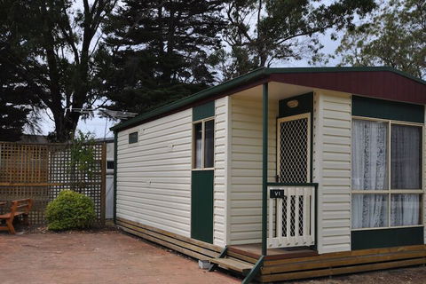 Dylene Caravan Park - 2 Br Family Cabin With Air - Inverell Accommodation 1