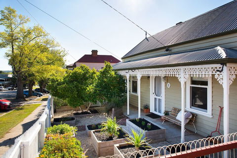 Albert Cottage - Inverell Accommodation 1