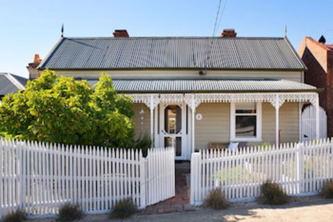 Albert Cottage - Inverell Accommodation 0