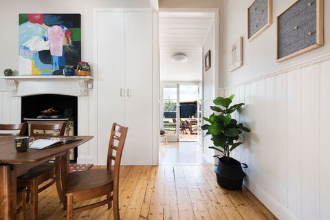 Albert Cottage - Inverell Accommodation 6