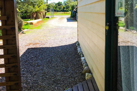 Meredith House & Apartments Strahan - Inverell Accommodation 0