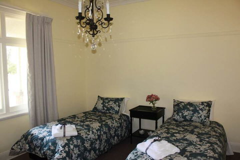 River Front Estate - Inverell Accommodation 5