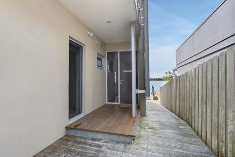 A Window On The Bay - Inverell Accommodation 1