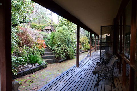 Alrima Lodge Bright - Inverell Accommodation 7