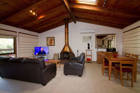 Alrima Lodge Bright - Inverell Accommodation 4
