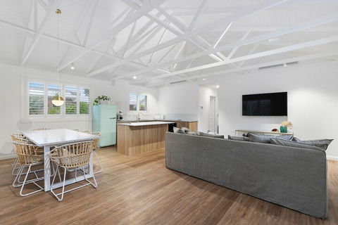 A PERFECT STAY Sunset Beach Summer Breeze - Inverell Accommodation 5