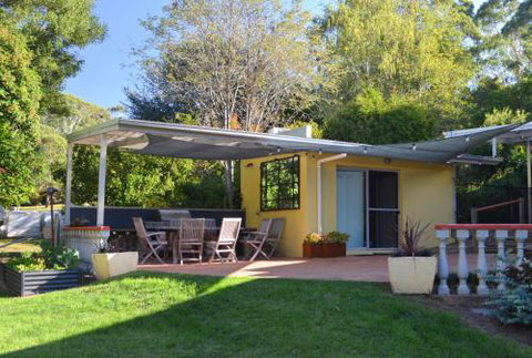 A Bach At Bright Bright VIC - Inverell Accommodation 0