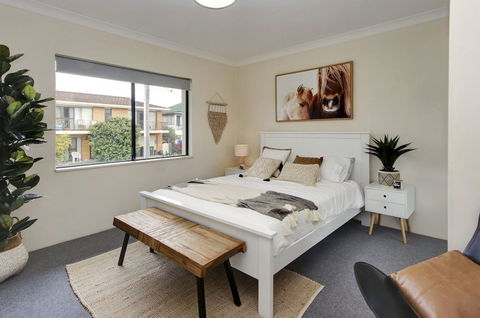 Anchored At South West Rocks - Inverell Accommodation 1