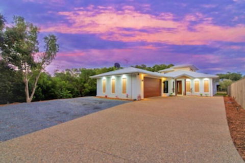 Isle Be Back Waterfront Luxury With Pool - Inverell Accommodation 0