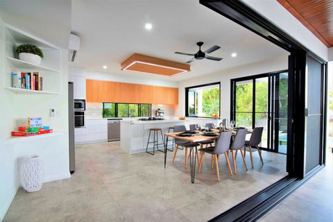 Isle Be Back Waterfront Luxury With Pool - Inverell Accommodation 2