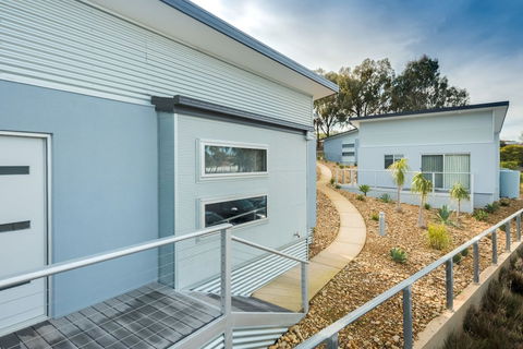 Albury Yalandra Apartment 5 - Inverell Accommodation 0