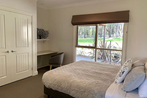 Grand Gippsland Home Sleeps Up To 28 - Inverell Accommodation 6